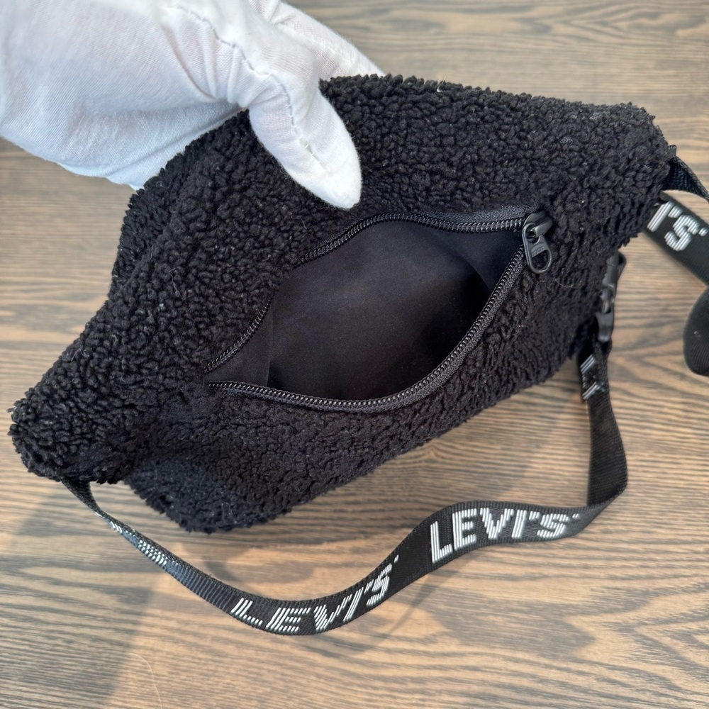 Levi's Black Sherpa Belt Bag - Picture 7 of 10